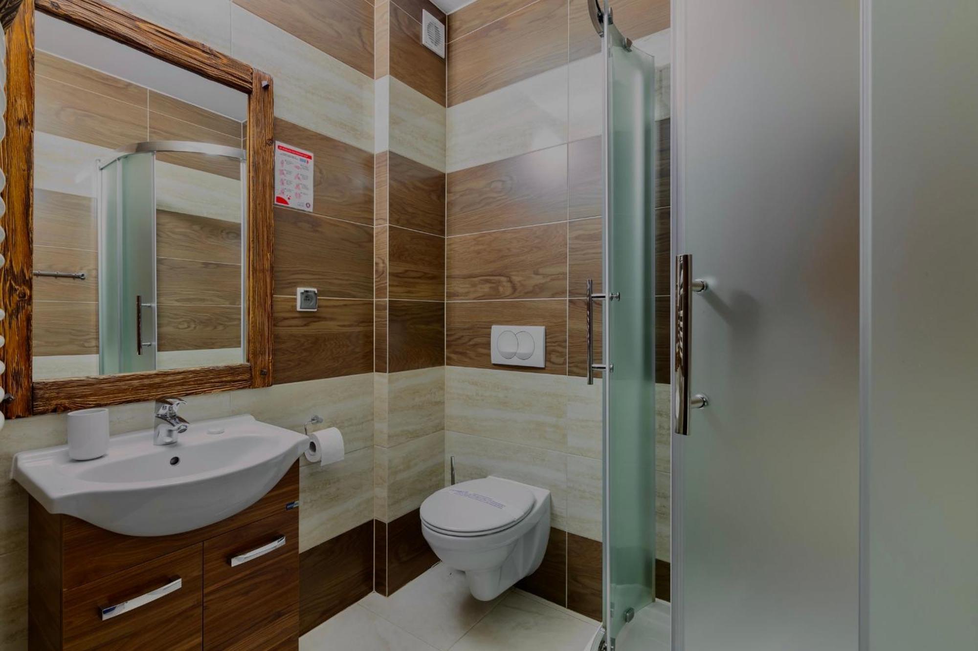 Bed & Breakfast Dworek Mysliwski Hubert-swietna Lokalizacja 50m Od Term Bania